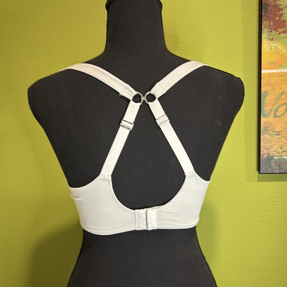 Hanes Convertible Underwire Gray Bra Size 34DD - Picture 3 of 7